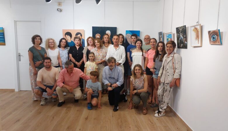 Algas inaugura la temporada expositiva con la muestra del Taller de Pintura de Suances