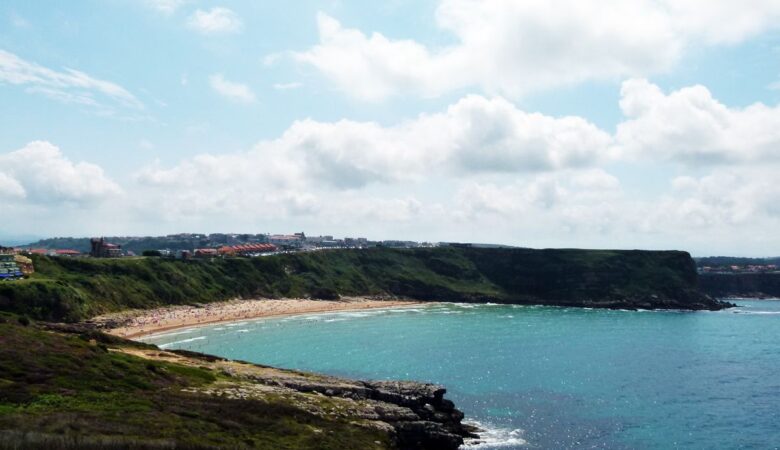 Suances revalida sus Banderas Azules y refuerza su compromiso con la calidad y sostenibilidad de sus playas