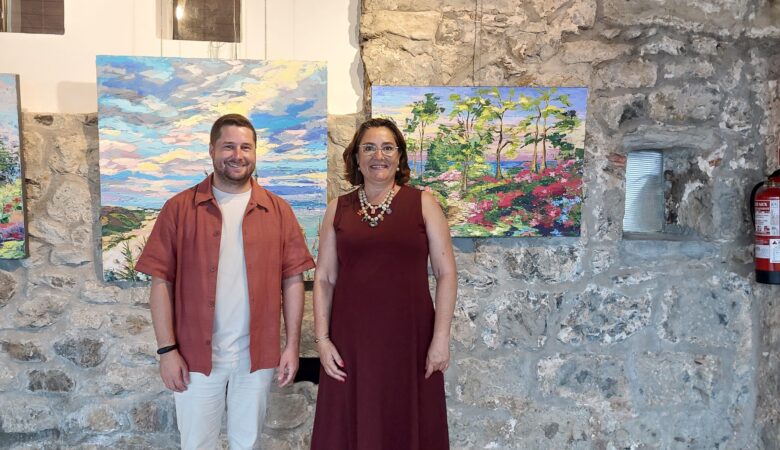 La pintura protagoniza el inicio de agosto en las salas municipales de exposiciones de Suances con las muestras de Paloma Ripollés y David Cuesta