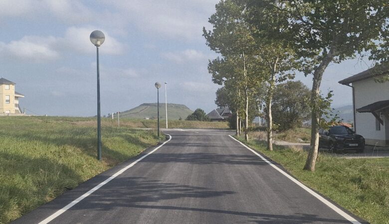 El Ayuntamiento de Suances mejora varios viales y carreteras del municipio con nuevas actuaciones de mantenimiento y acondicionamiento